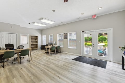 the preserve at ballantyne commons community living room and dining area